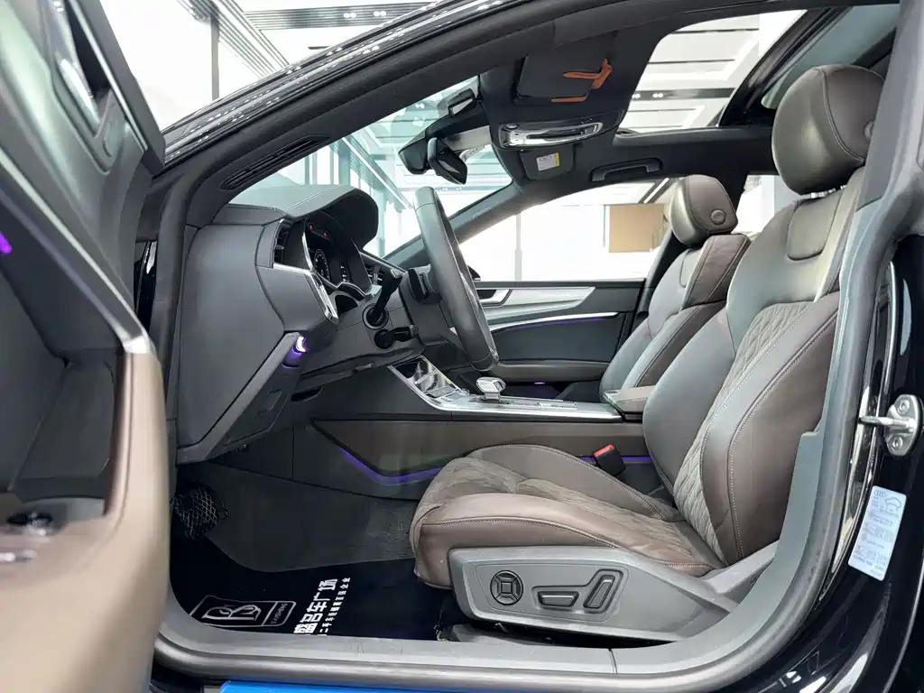 Audi A7L — миниатюра 3
