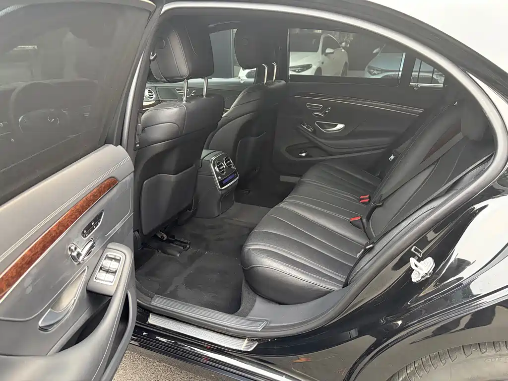 Mercedes-Benz S-Class — миниатюра 7