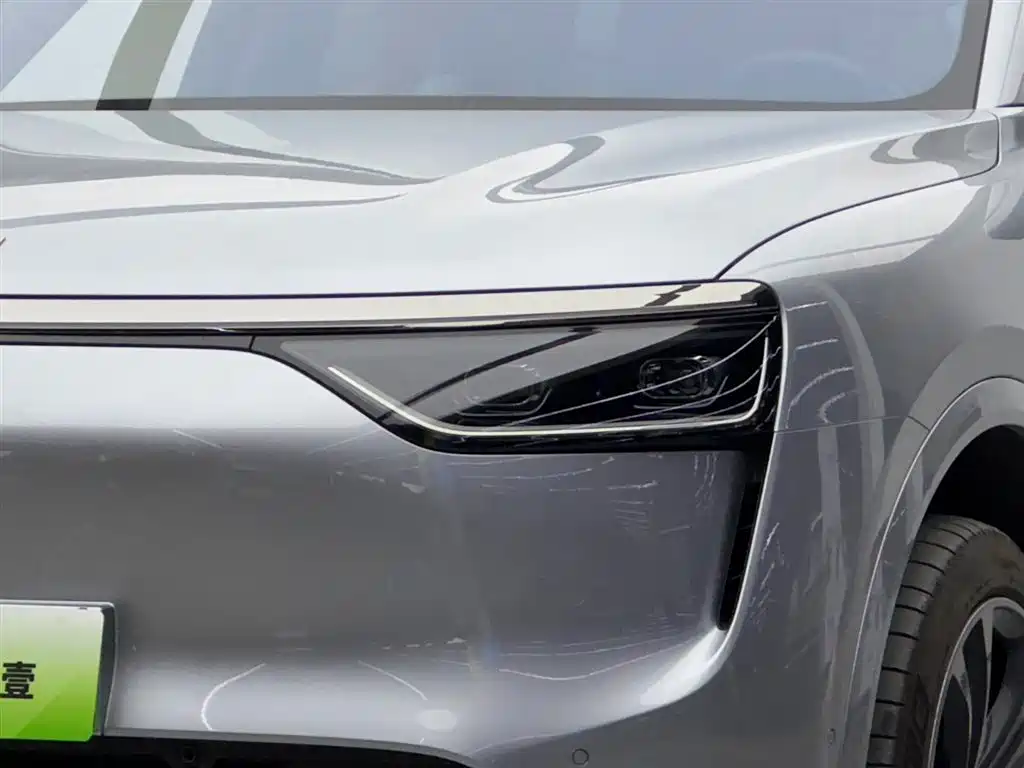 AITO ASK THE WORLD M8