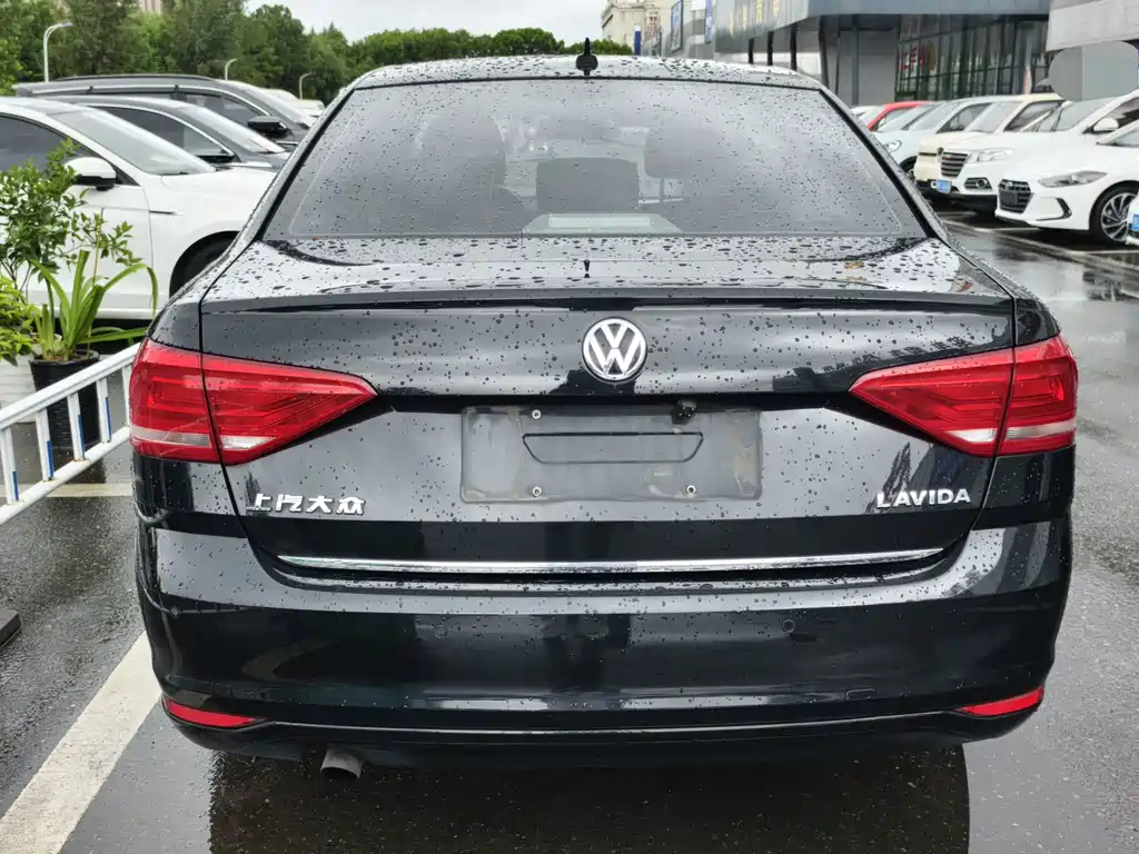 Volkswagen Lavida — миниатюра 5