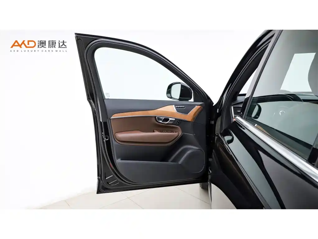 Volvo XC90 2022 B5 Luxury 5 мест