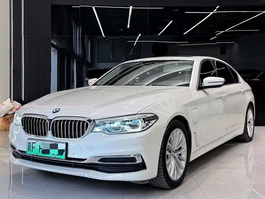 BMW 5 Series New Energy — миниатюра 3