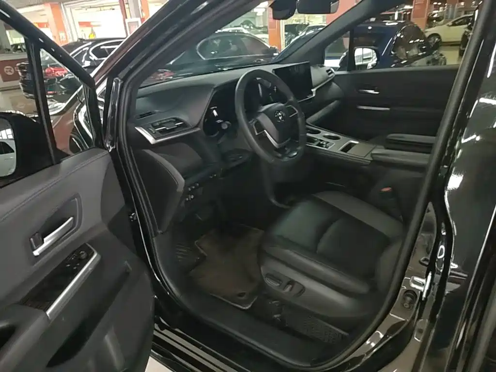 Toyota Sienna — миниатюра 16