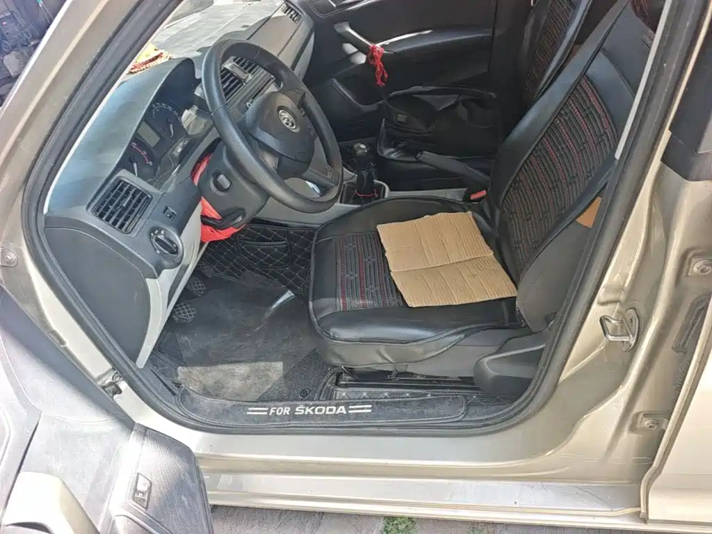 Skoda Rapid — миниатюра 15