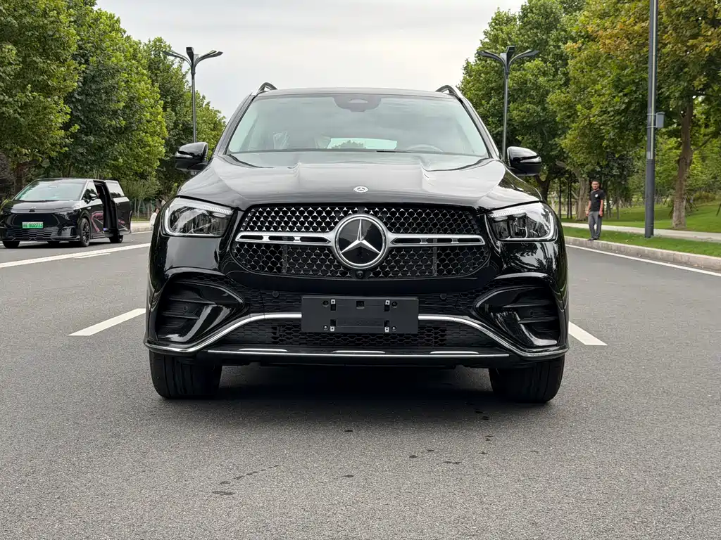 Mercedes-Benz GLE (Import) — миниатюра 2