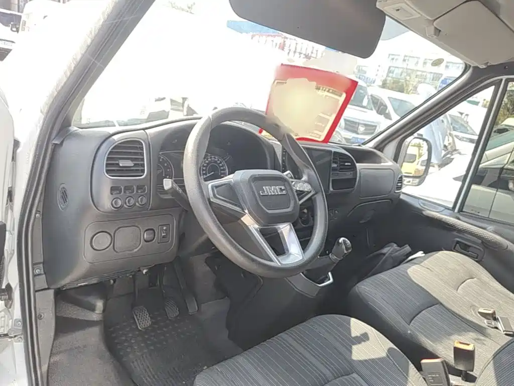 JMC Tesla — миниатюра 10
