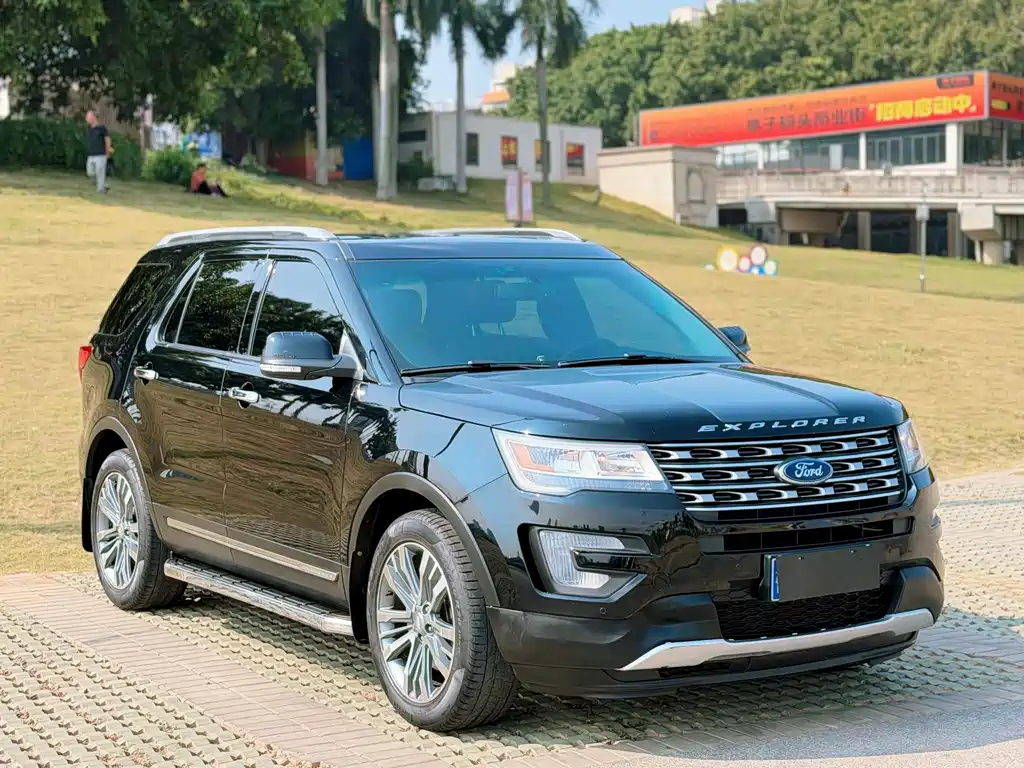 Ford Explorer (Import) — миниатюра 3