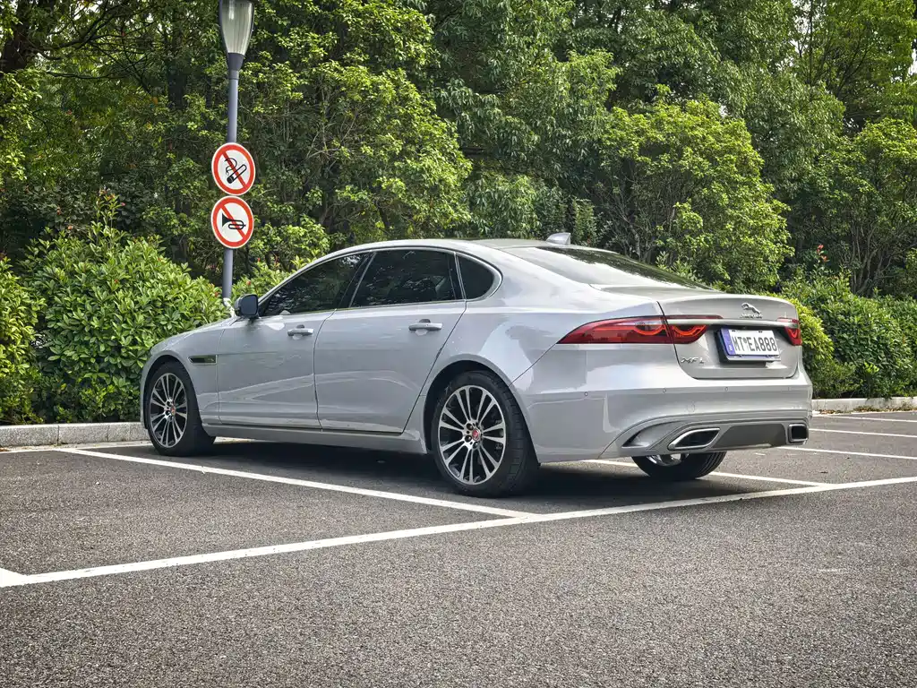 Jaguar XFL — миниатюра 7