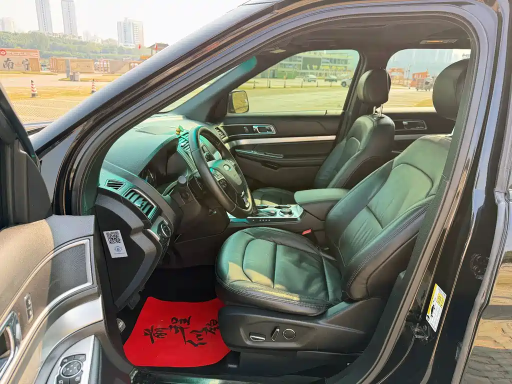 Ford Explorer (Import) — миниатюра 12