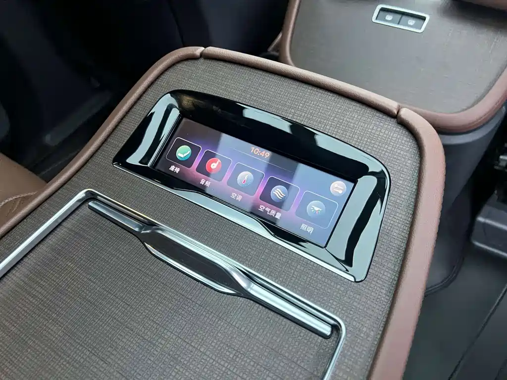 Lincoln Navigator — миниатюра 12