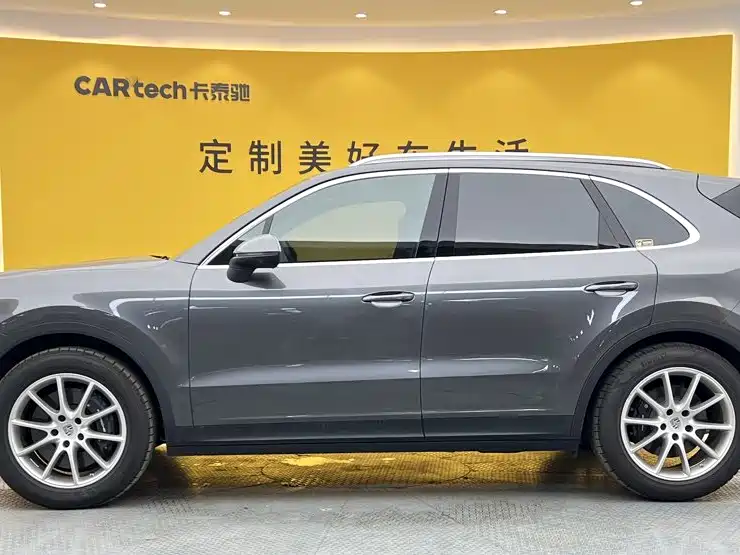 Porsche Cayenne — миниатюра 7