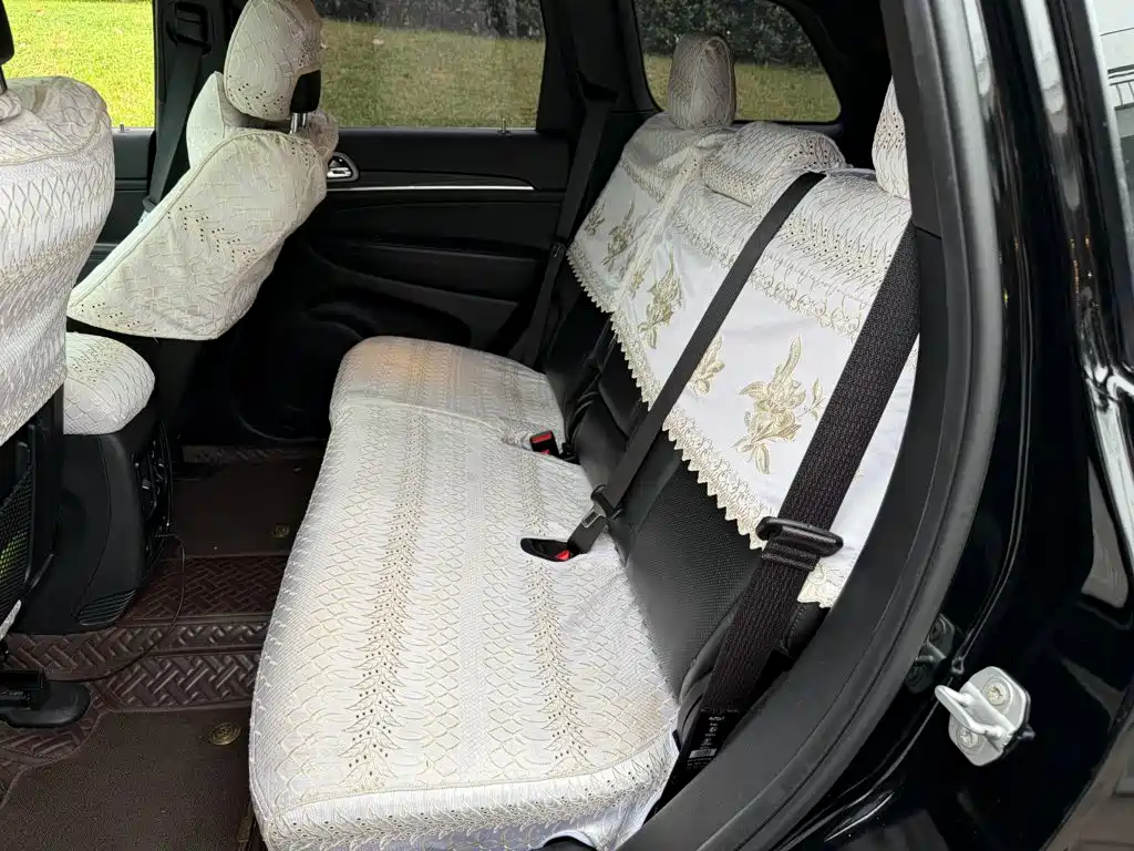 Jeep Grand Cherokee (Import) — миниатюра 12