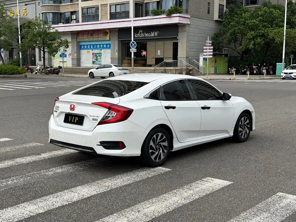 Honda Civic — миниатюра 7