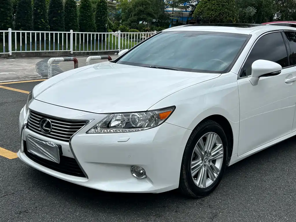 Lexus ES — миниатюра 4