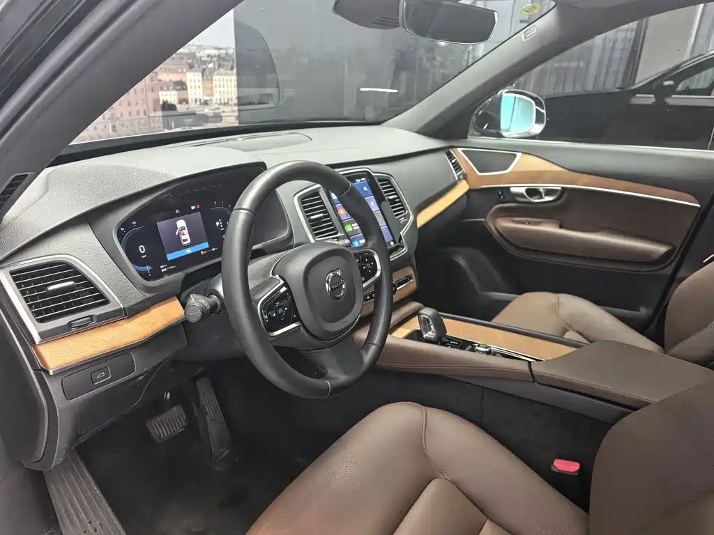 Volvo XC90 — миниатюра 5