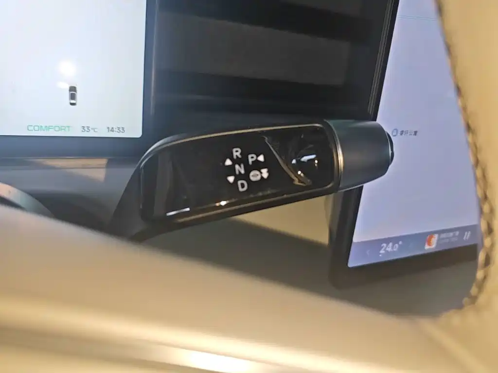 XPeng X9 — миниатюра 14