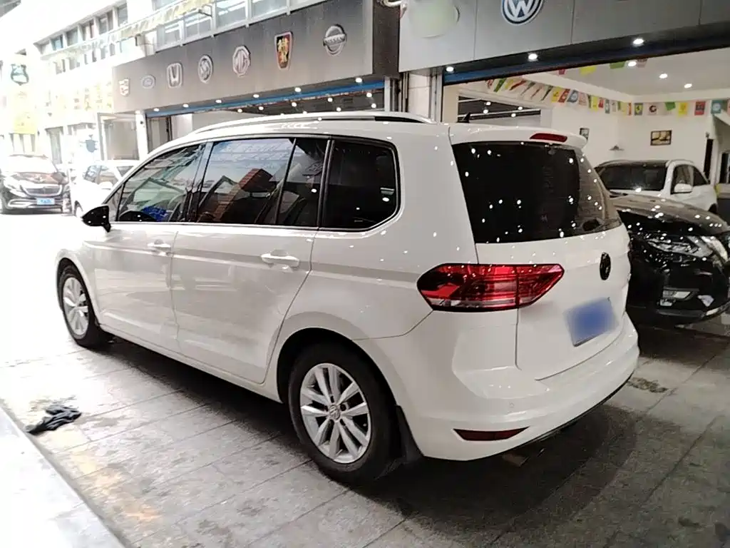 Volkswagen Touran — миниатюра 5