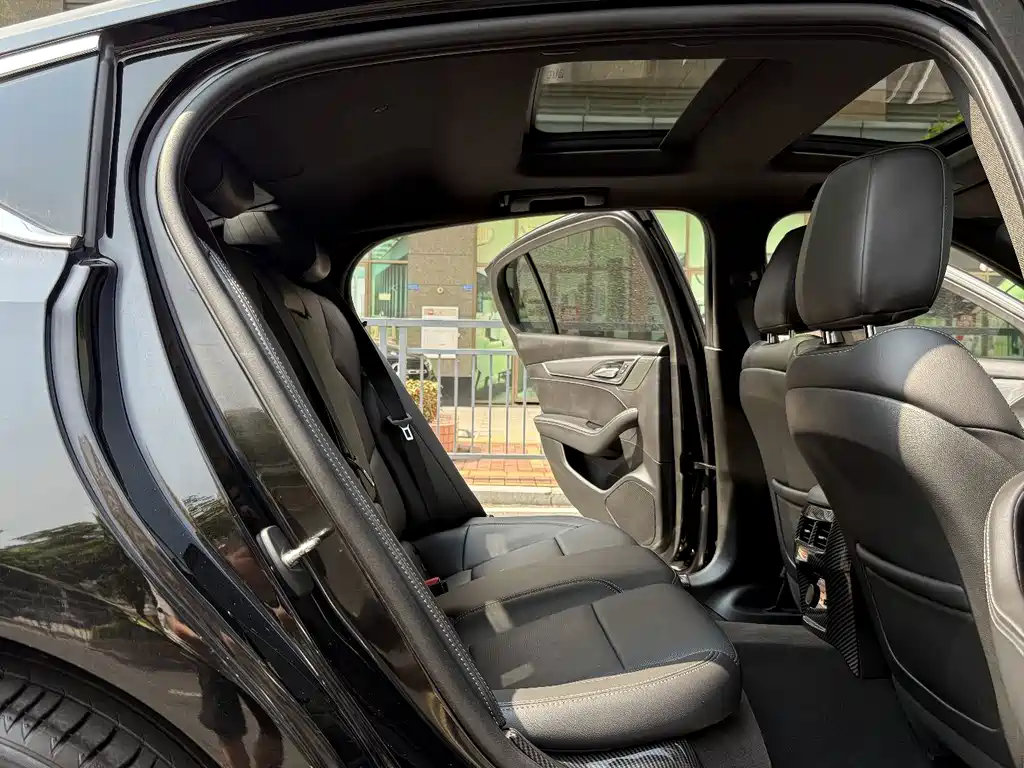 Cadillac CT5 — миниатюра 25