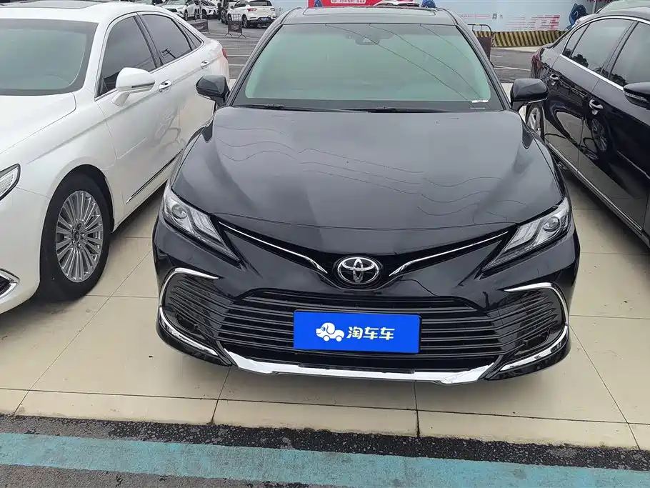 Toyota Camry 2023 2.0G Luxury