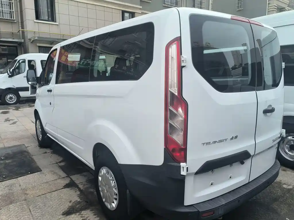 Ford Transit — миниатюра 8