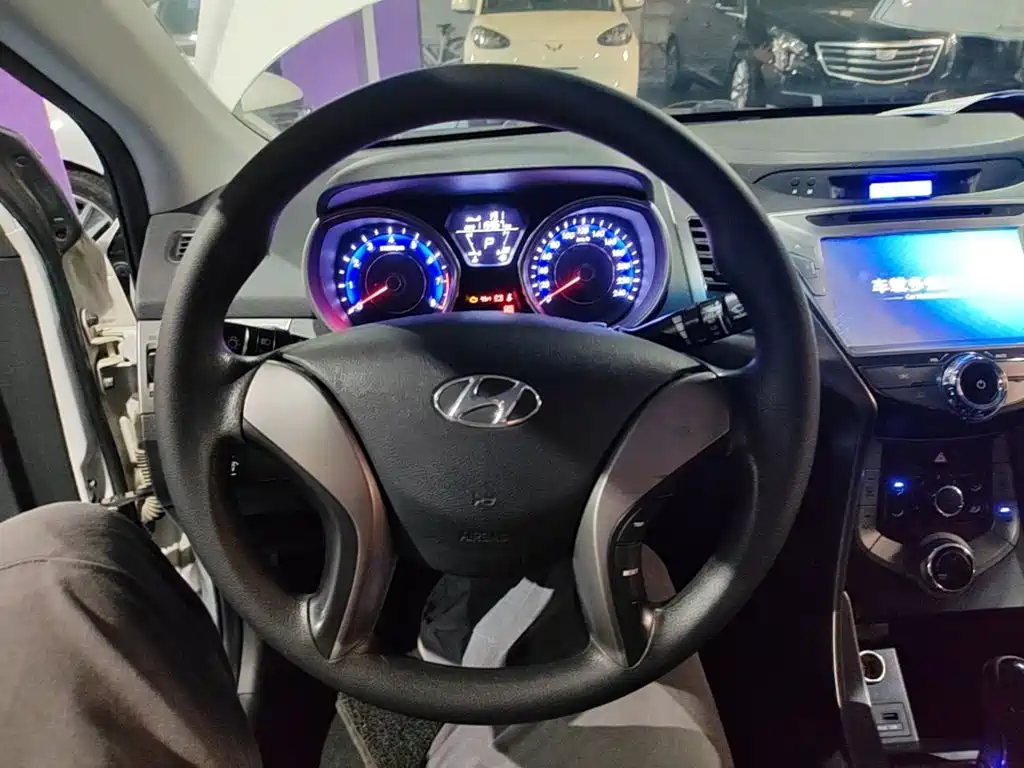 Hyundai Elantra Langdong — миниатюра 11
