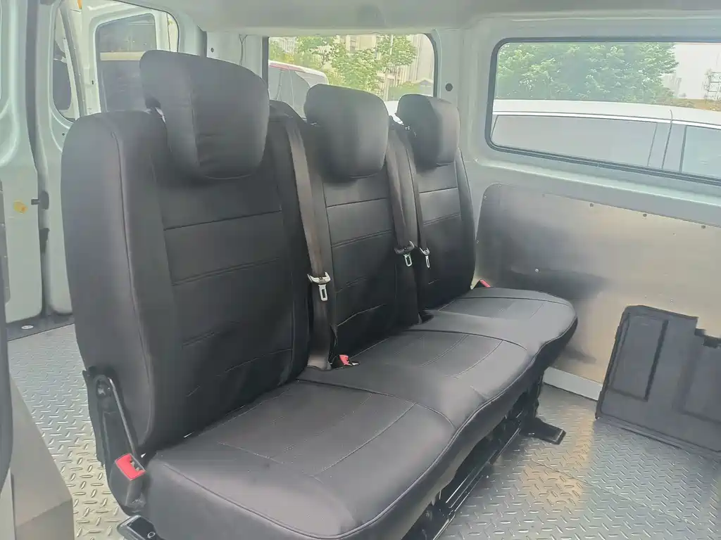 Ford Transit — миниатюра 5