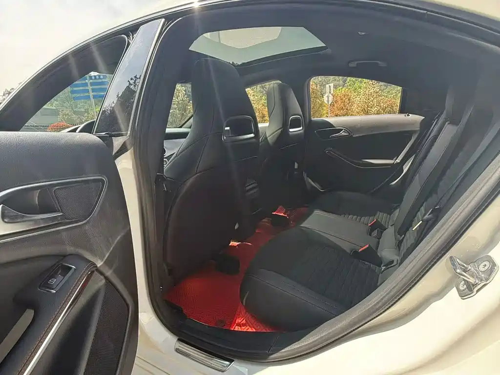 Mercedes-Benz CLA (Import) — миниатюра 7