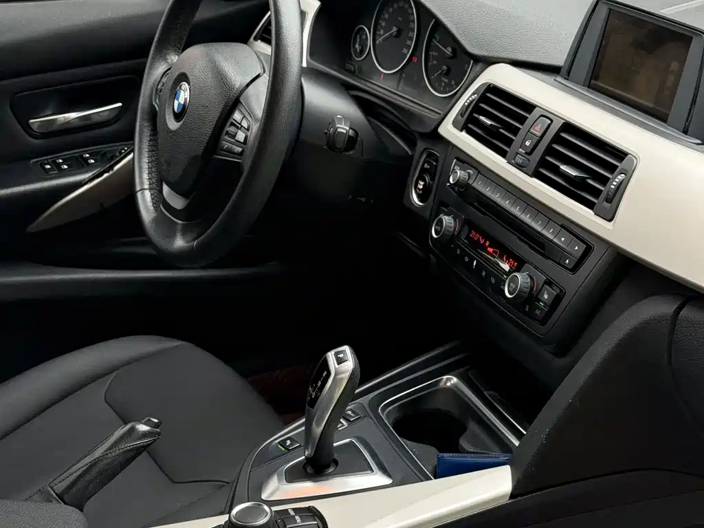 BMW 3 Series — миниатюра 13