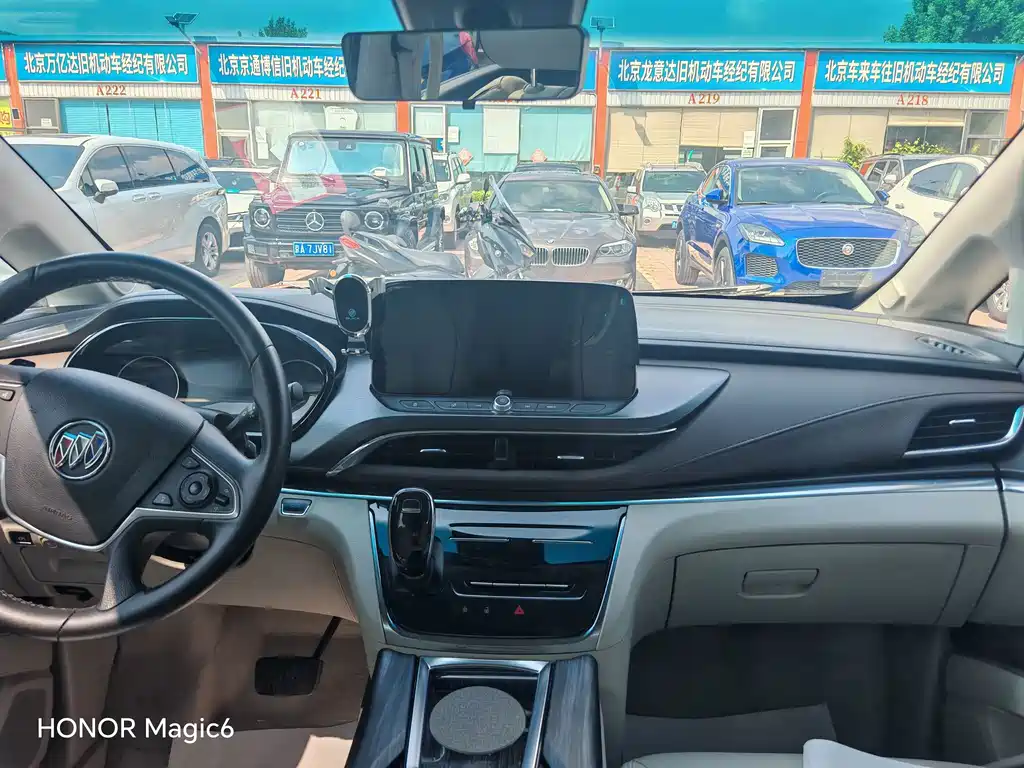 Buick GL8 — миниатюра 11