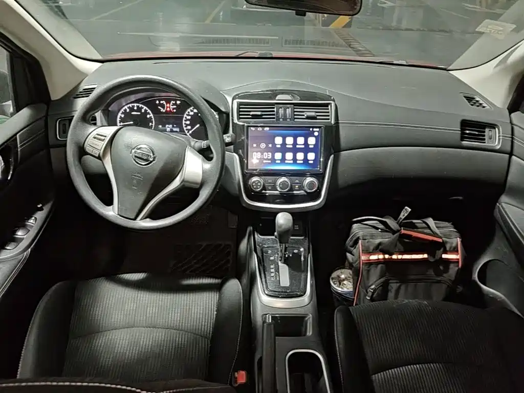 Nissan Tiida — миниатюра 14