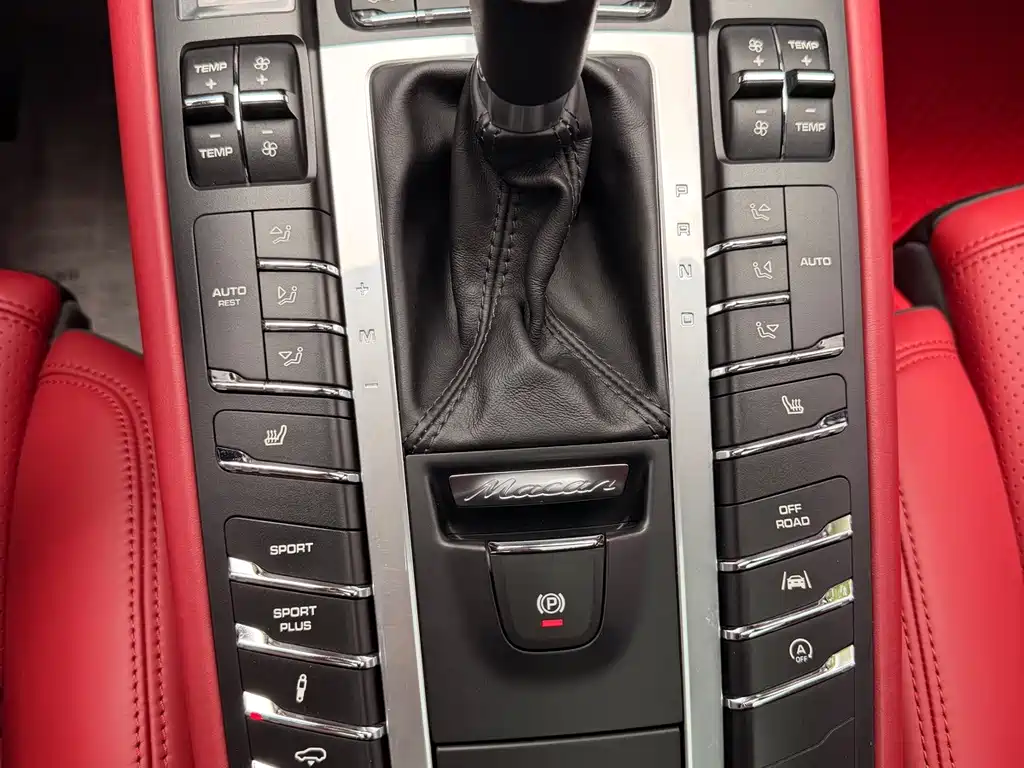 Porsche Macan — миниатюра 10