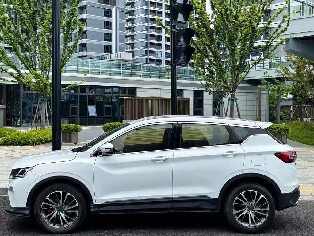 Geely Binyue — миниатюра 4