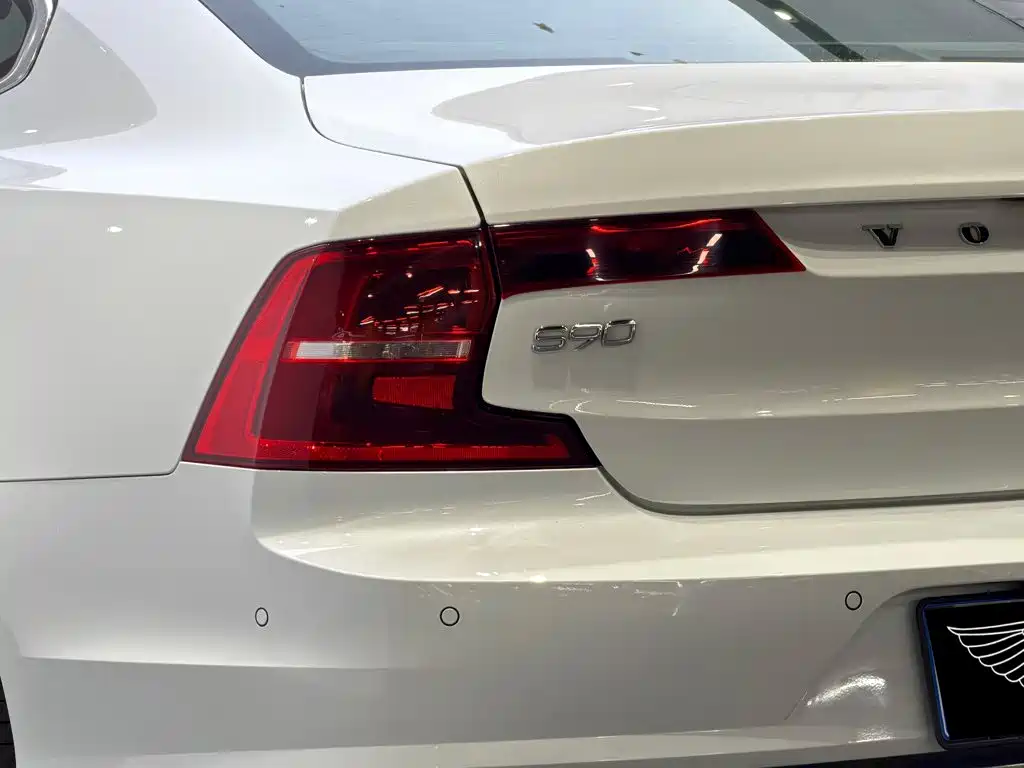 Volvo S90 — миниатюра 3