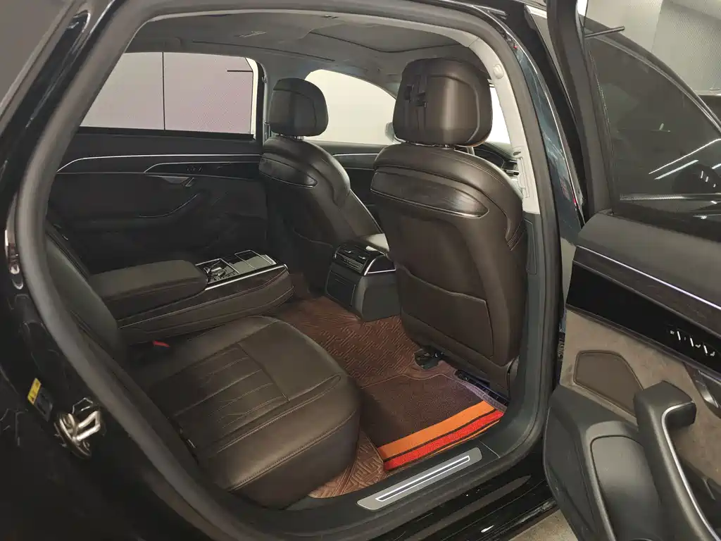 Audi A8 — миниатюра 6