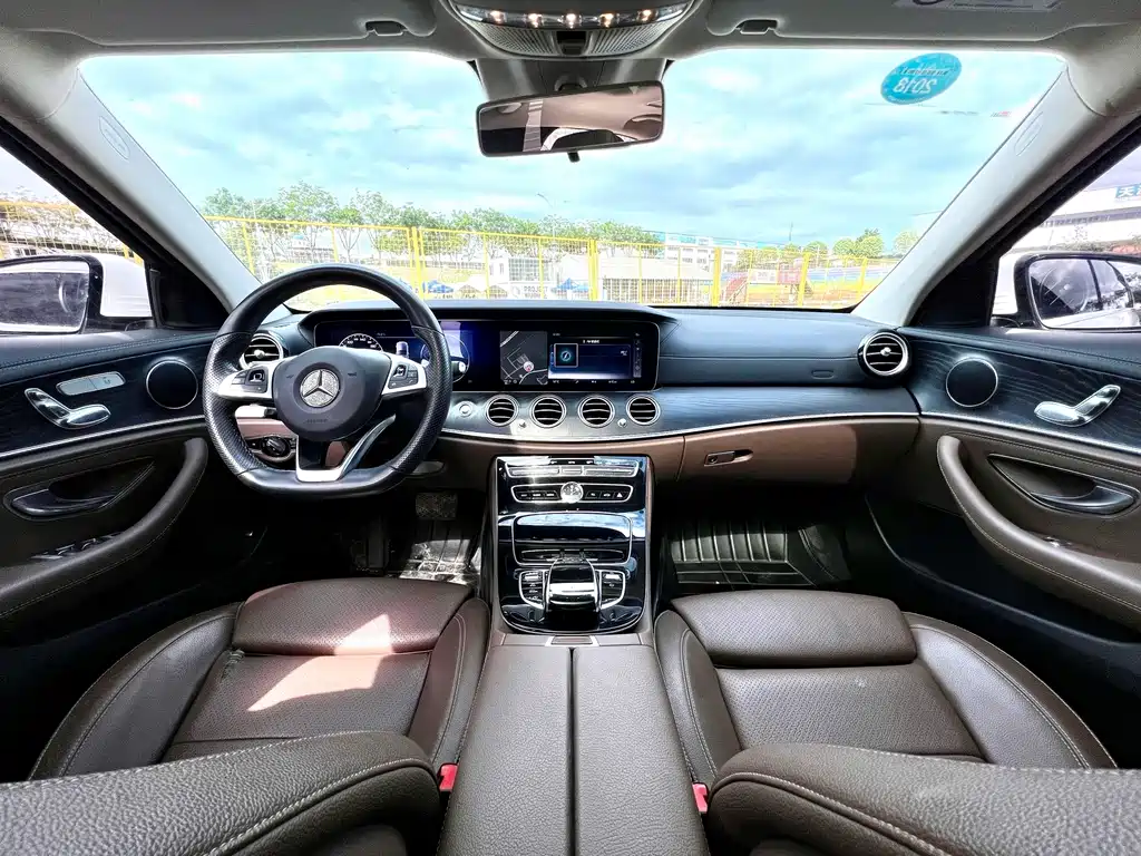 Mercedes-Benz E-Class — миниатюра 6
