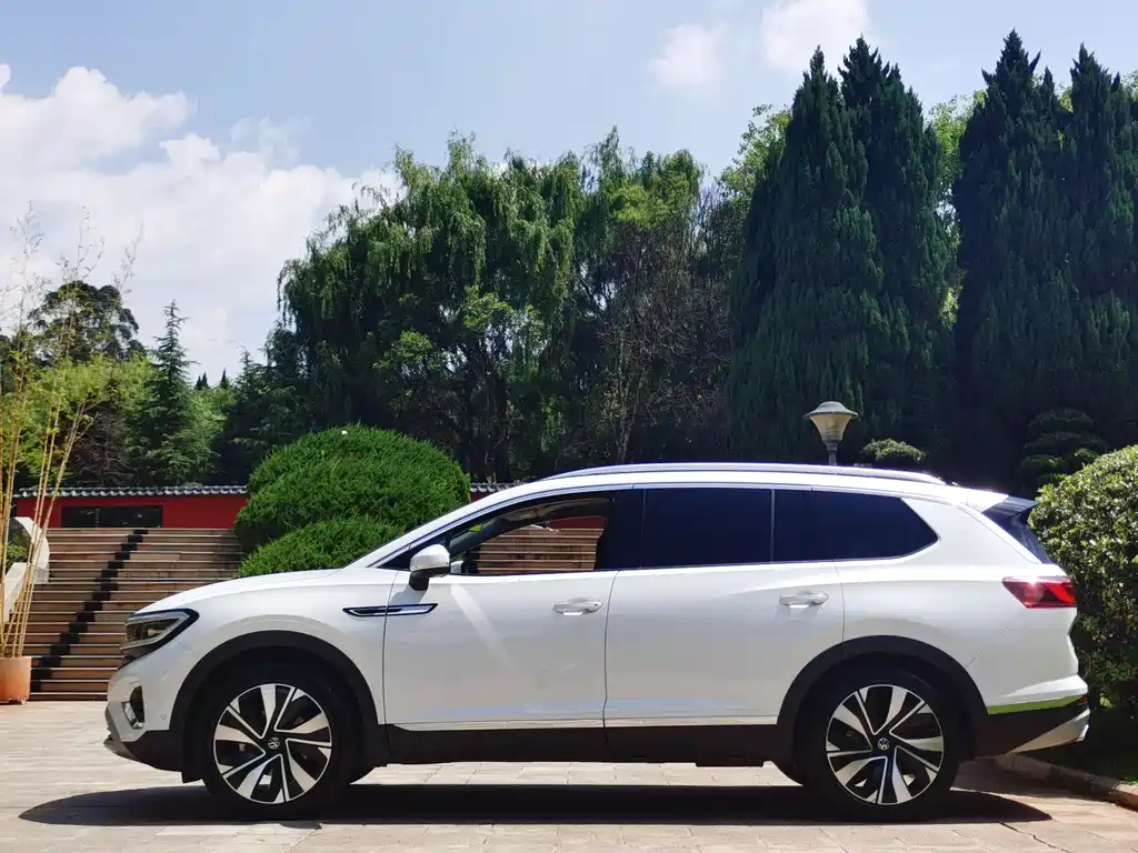 Volkswagen Viloran 2022 380TSI Flagship 6 мест