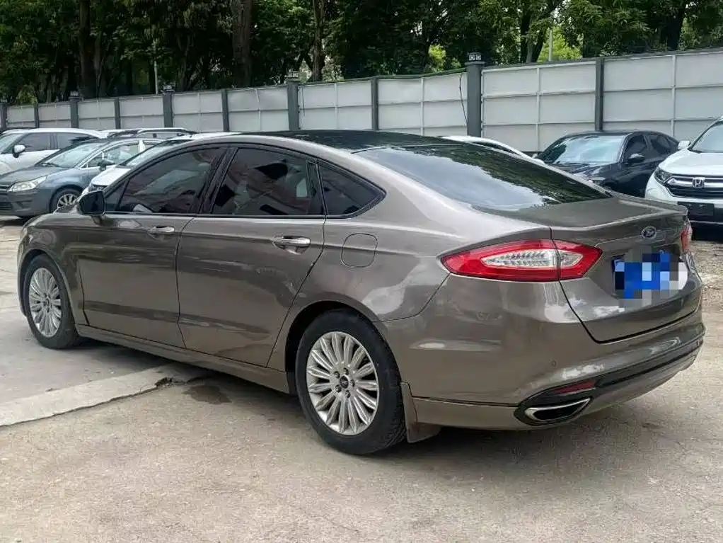 Ford Mondeo — миниатюра 6