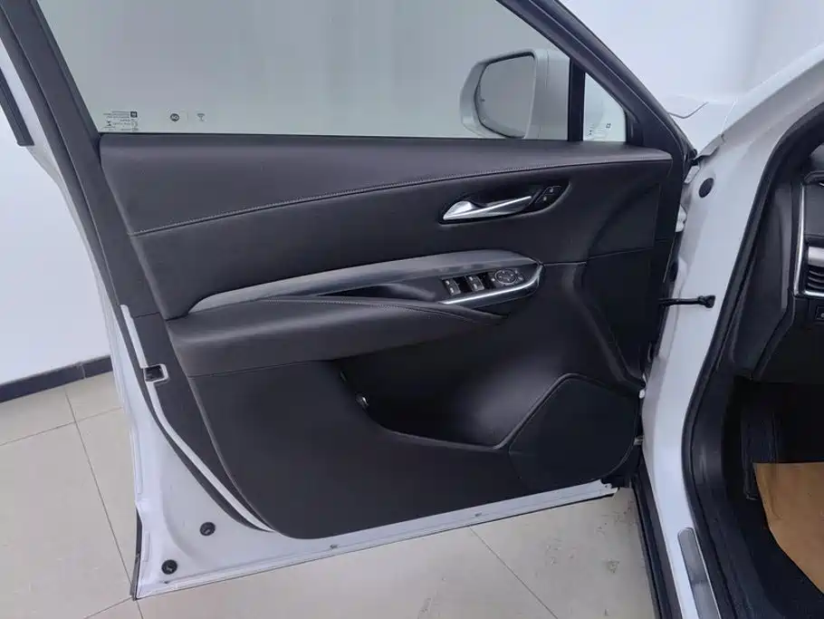 Cadillac XT4 2022 28T Luxury