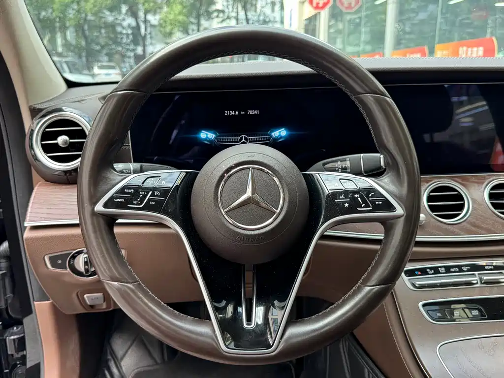 MERCEDES-BENZ E CLASS