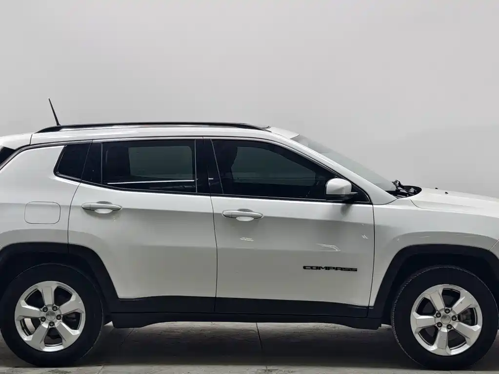 Jeep Compass — миниатюра 8