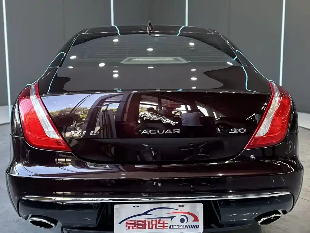 Jaguar XJ — миниатюра 7