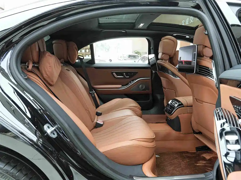 Mercedes-Benz S-Class — миниатюра 13