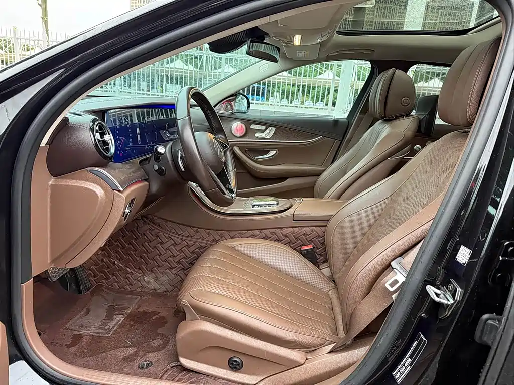 Mercedes-Benz E-Class — миниатюра 4