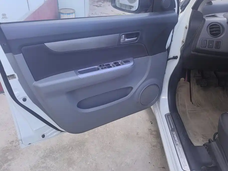 Suzuki Swift — миниатюра 7