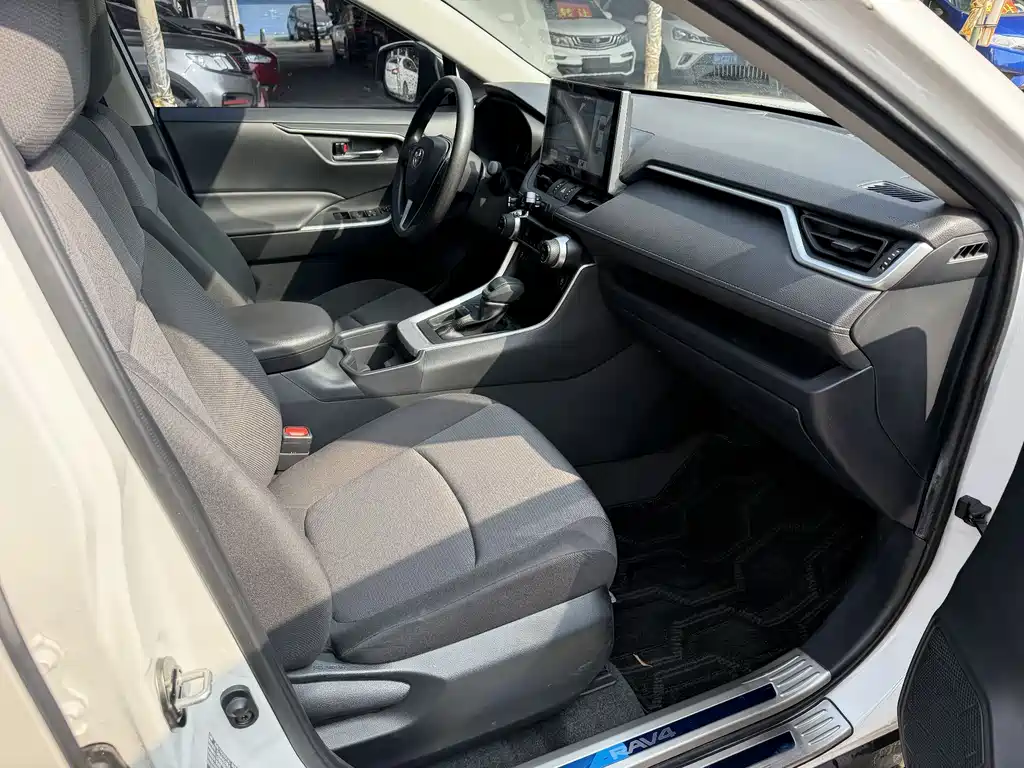 TOYOTA RAV4 RONGFANG