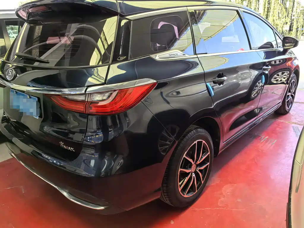 BYD MAX — миниатюра 6
