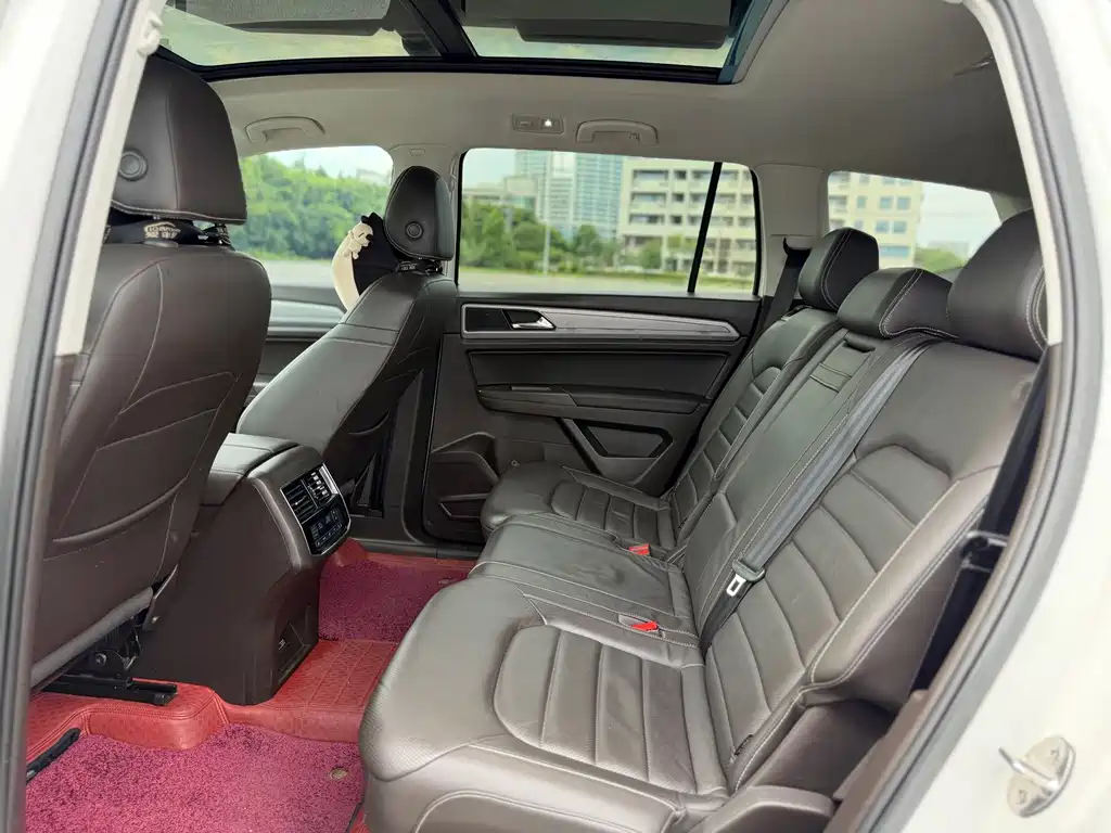 Volkswagen Teramont — миниатюра 6