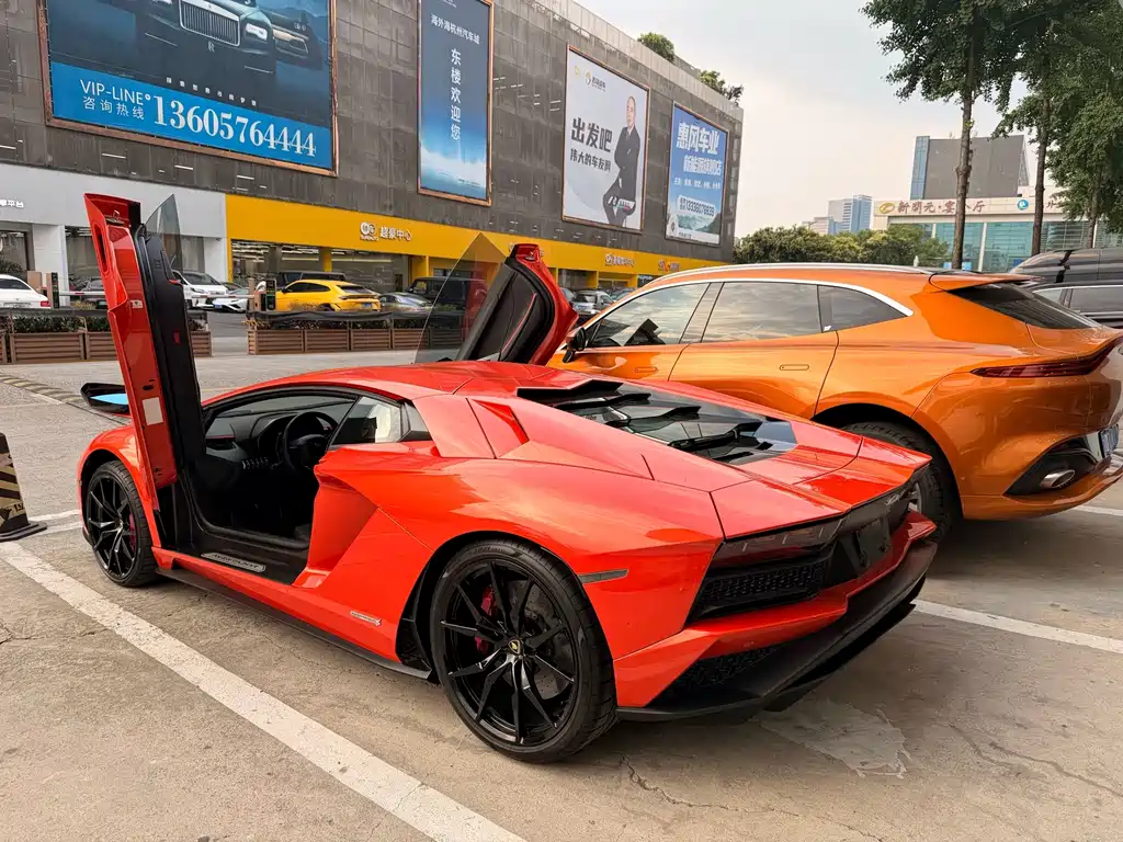 Lamborghini Aventador — миниатюра 12
