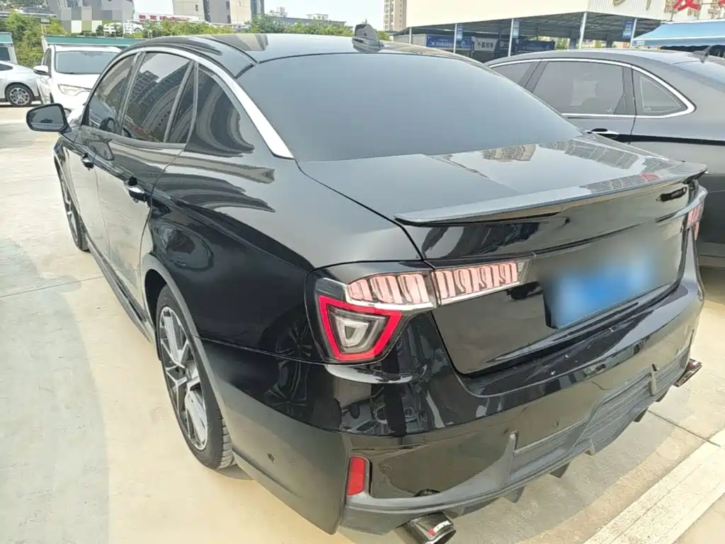 Lynk & Co 03 — миниатюра 5