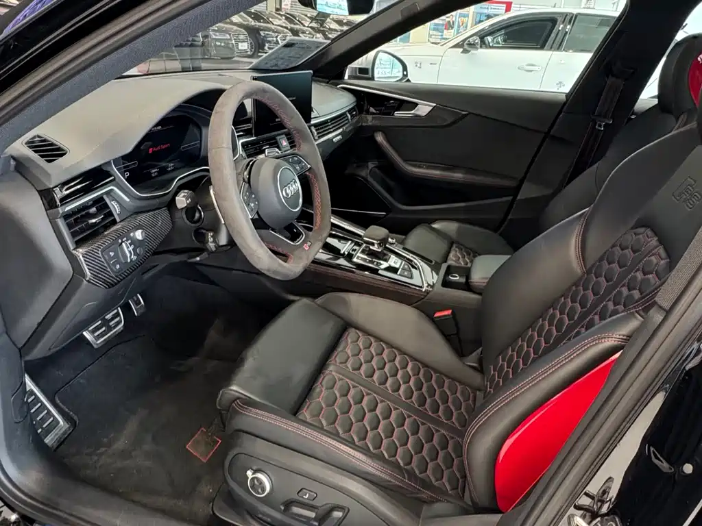 Audi RS 4 — миниатюра 7